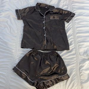 Satin pajama set 😴💖